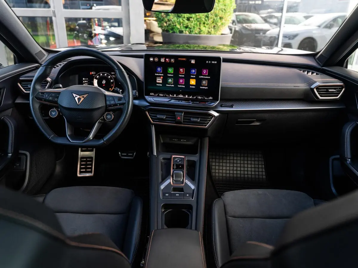VZ 2.0 TSI 4DRIVE|PANO|ACC|19''|FACELIFT