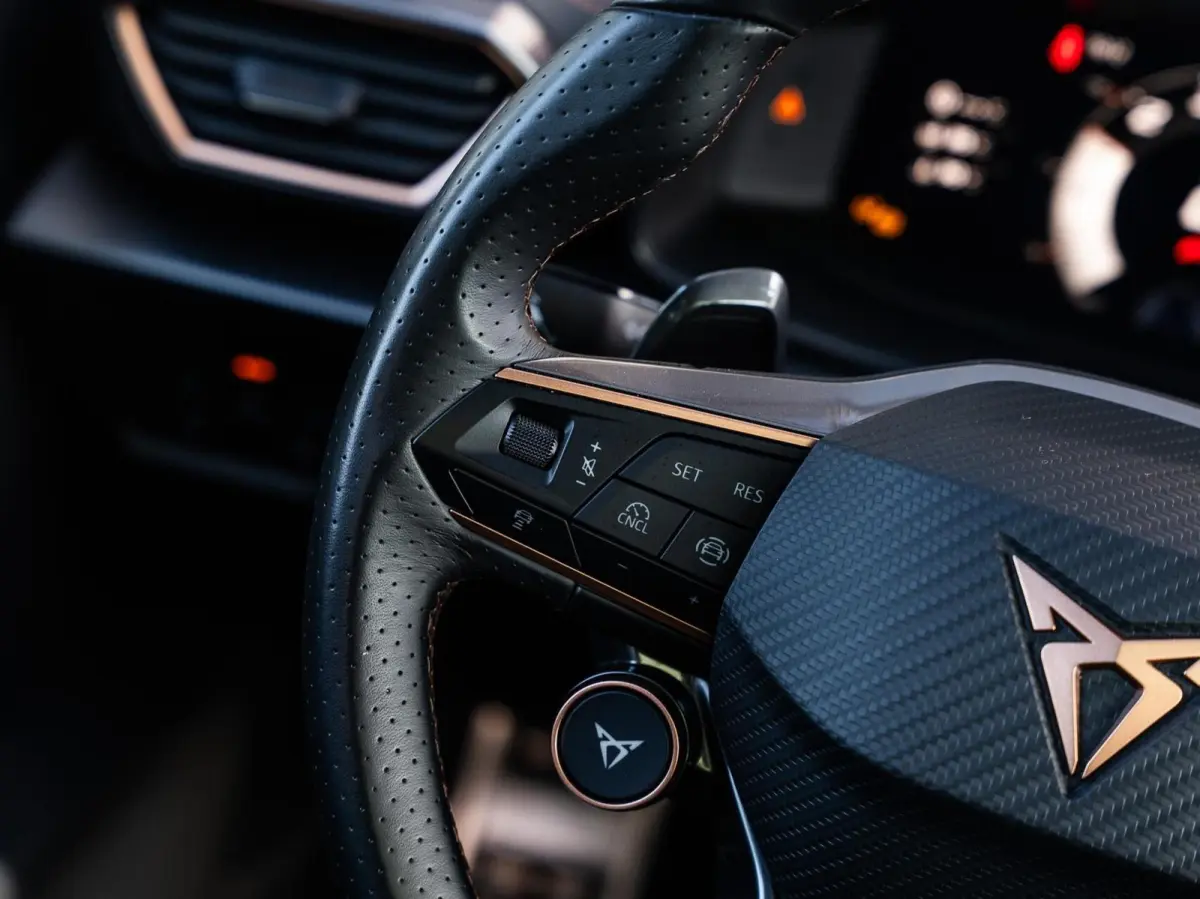 VZ 2.0 TSI 4DRIVE|PANO|ACC|19''|FACELIFT
