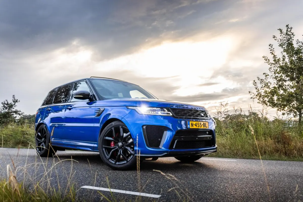 SVR 5.0 V8 SC | PANO | TREKHAAK | ALCANTARA HEMEL | MERIDIAN | FULL OPTION