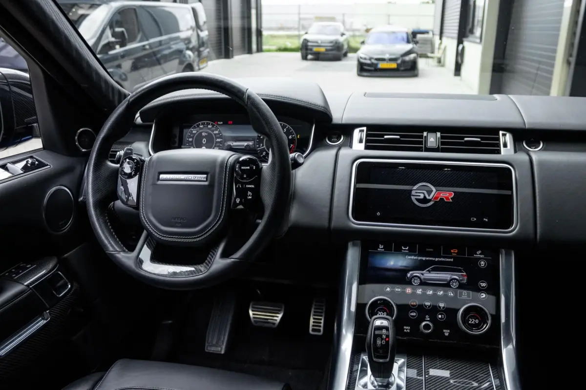 SVR 5.0 V8 SC | PANO | TREKHAAK | ALCANTARA HEMEL | MERIDIAN | FULL OPTION