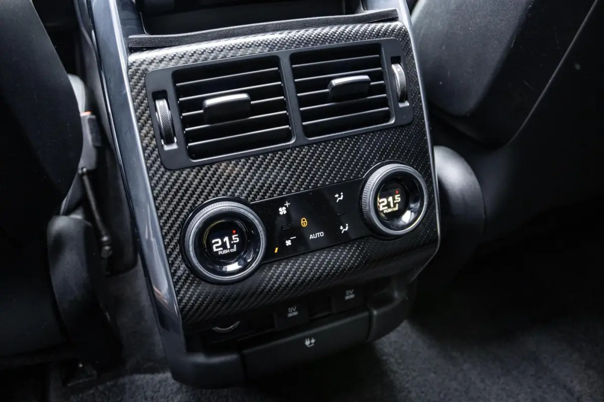 SVR 5.0 V8 SC | PANO | TREKHAAK | ALCANTARA HEMEL | MERIDIAN | FULL OPTION