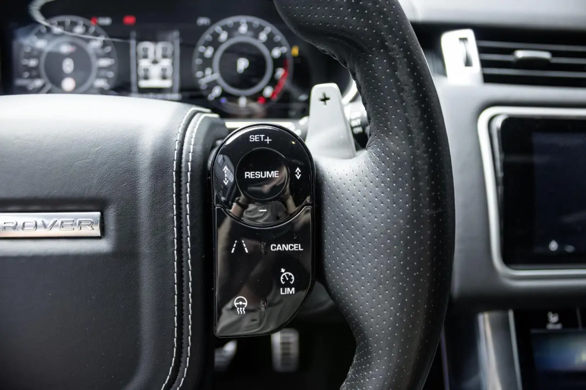 SVR 5.0 V8 SC | PANO | TREKHAAK | ALCANTARA HEMEL | MERIDIAN | FULL OPTION