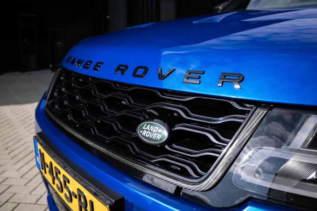SVR 5.0 V8 SC | PANO | TREKHAAK | ALCANTARA HEMEL | MERIDIAN | FULL OPTION