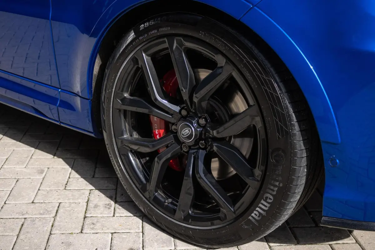 SVR 5.0 V8 SC | PANO | TREKHAAK | ALCANTARA HEMEL | MERIDIAN | FULL OPTION