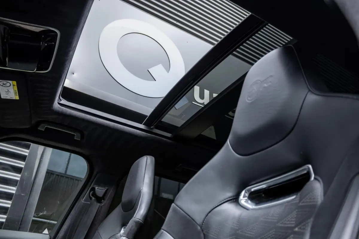 SVR 5.0 V8 SC | PANO | TREKHAAK | ALCANTARA HEMEL | MERIDIAN | FULL OPTION