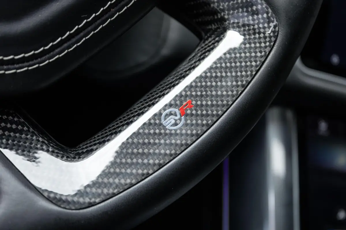 SVR 5.0 V8 SC | PANO | TREKHAAK | ALCANTARA HEMEL | MERIDIAN | FULL OPTION