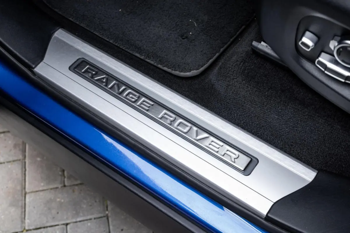 SVR 5.0 V8 SC | PANO | TREKHAAK | ALCANTARA HEMEL | MERIDIAN | FULL OPTION