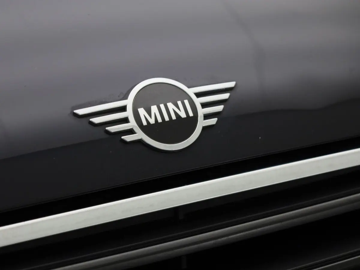 1.5 Cooper Classic Business Edition | STOELVERWARMING | BLUETOOTH | ACHTERUITRIJCAMERA | LED VERLICHTING | LEDER |  PARKEERSENSOREN | KEYLESS | NAVIGATIE | CRUISE CONTROL |