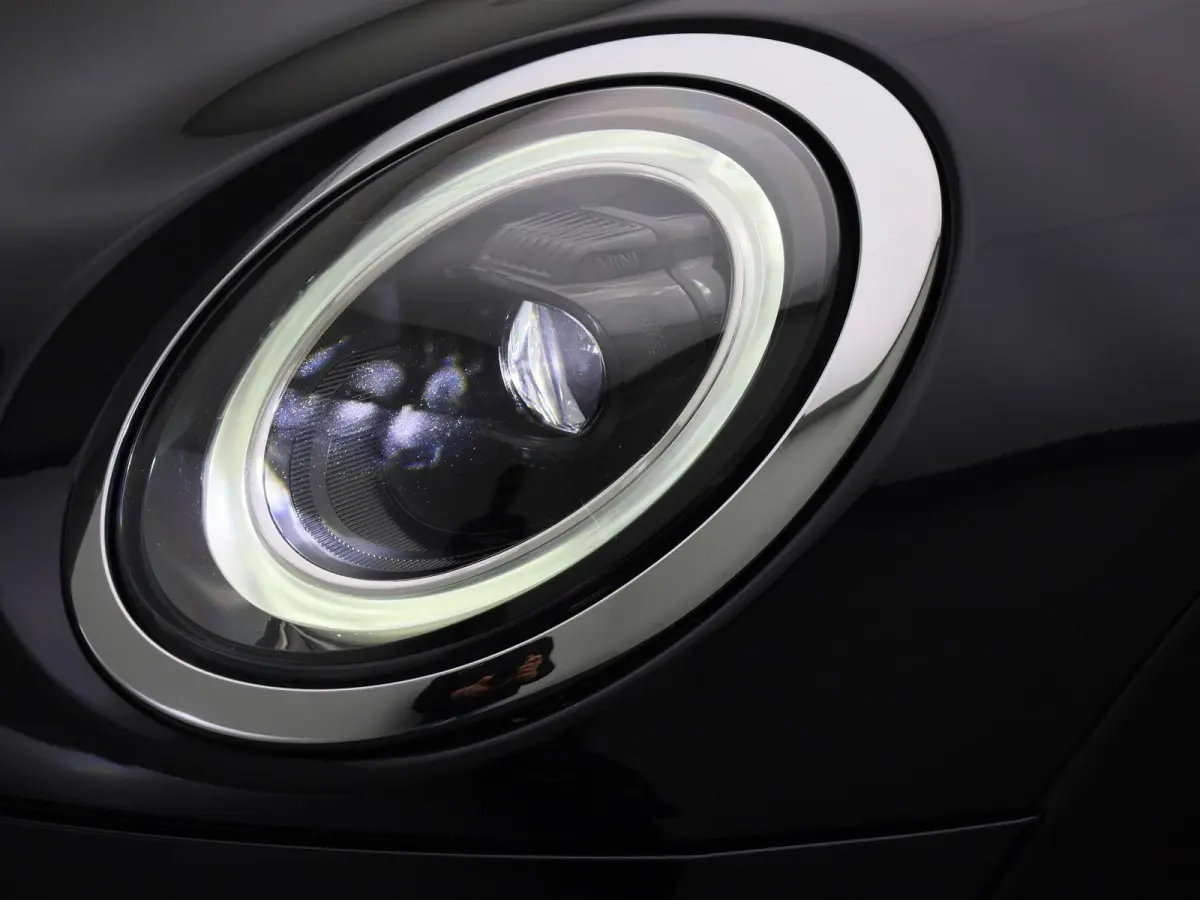 1.5 Cooper Classic Business Edition | STOELVERWARMING | BLUETOOTH | ACHTERUITRIJCAMERA | LED VERLICHTING | LEDER |  PARKEERSENSOREN | KEYLESS | NAVIGATIE | CRUISE CONTROL |