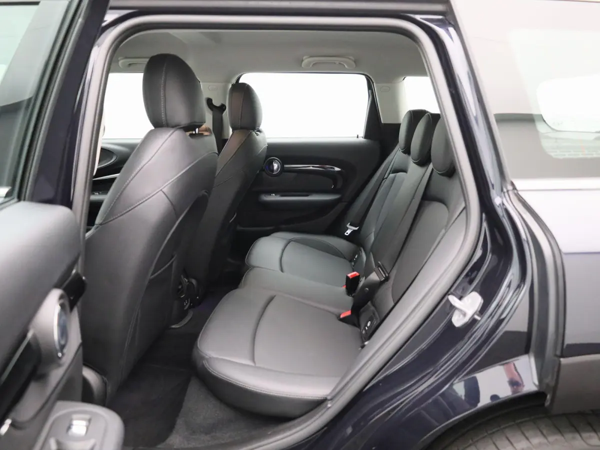 1.5 Cooper Classic Business Edition | STOELVERWARMING | BLUETOOTH | ACHTERUITRIJCAMERA | LED VERLICHTING | LEDER |  PARKEERSENSOREN | KEYLESS | NAVIGATIE | CRUISE CONTROL |