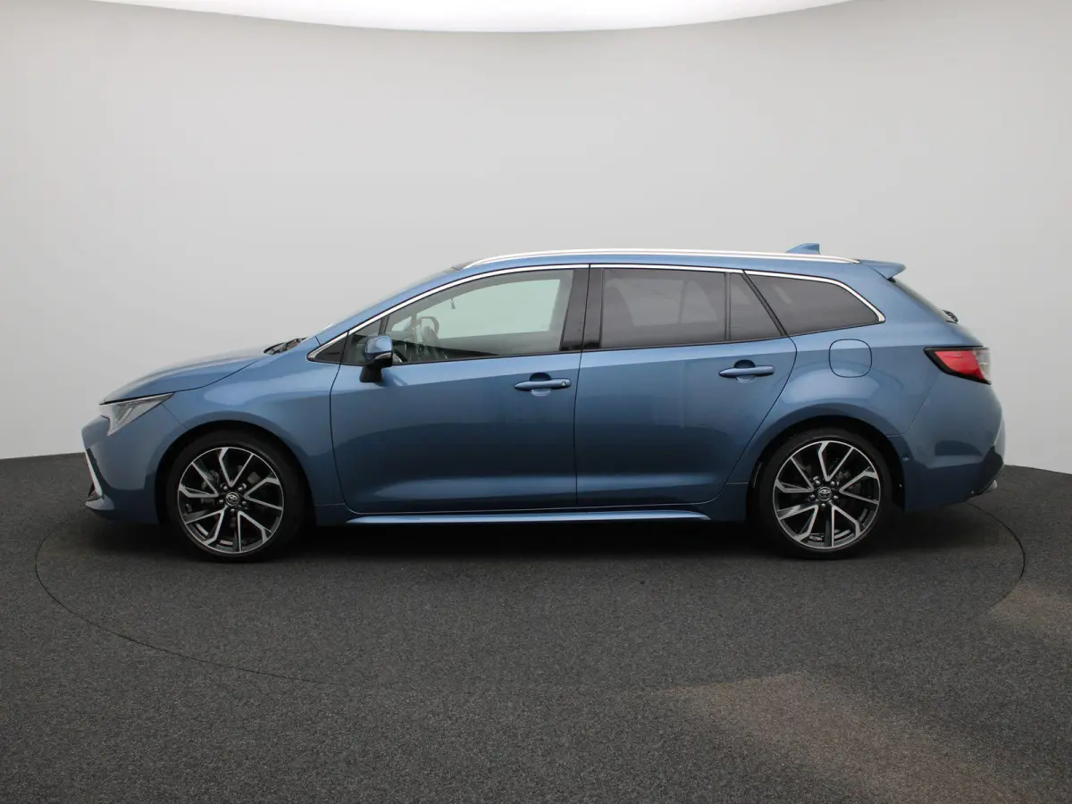 2.0 Hybrid Executive JBL | PANORAMADAK | STOELVERWARMING | ELEKTRISCHE ACHTERKLEP | ACHTERUITRIJCAMERA | JBL GELUIDSSYSTEEM | LED VERLICHTING | CRUISE CONTROL | NAVIGATIE | KEYLESS | HALF-LE