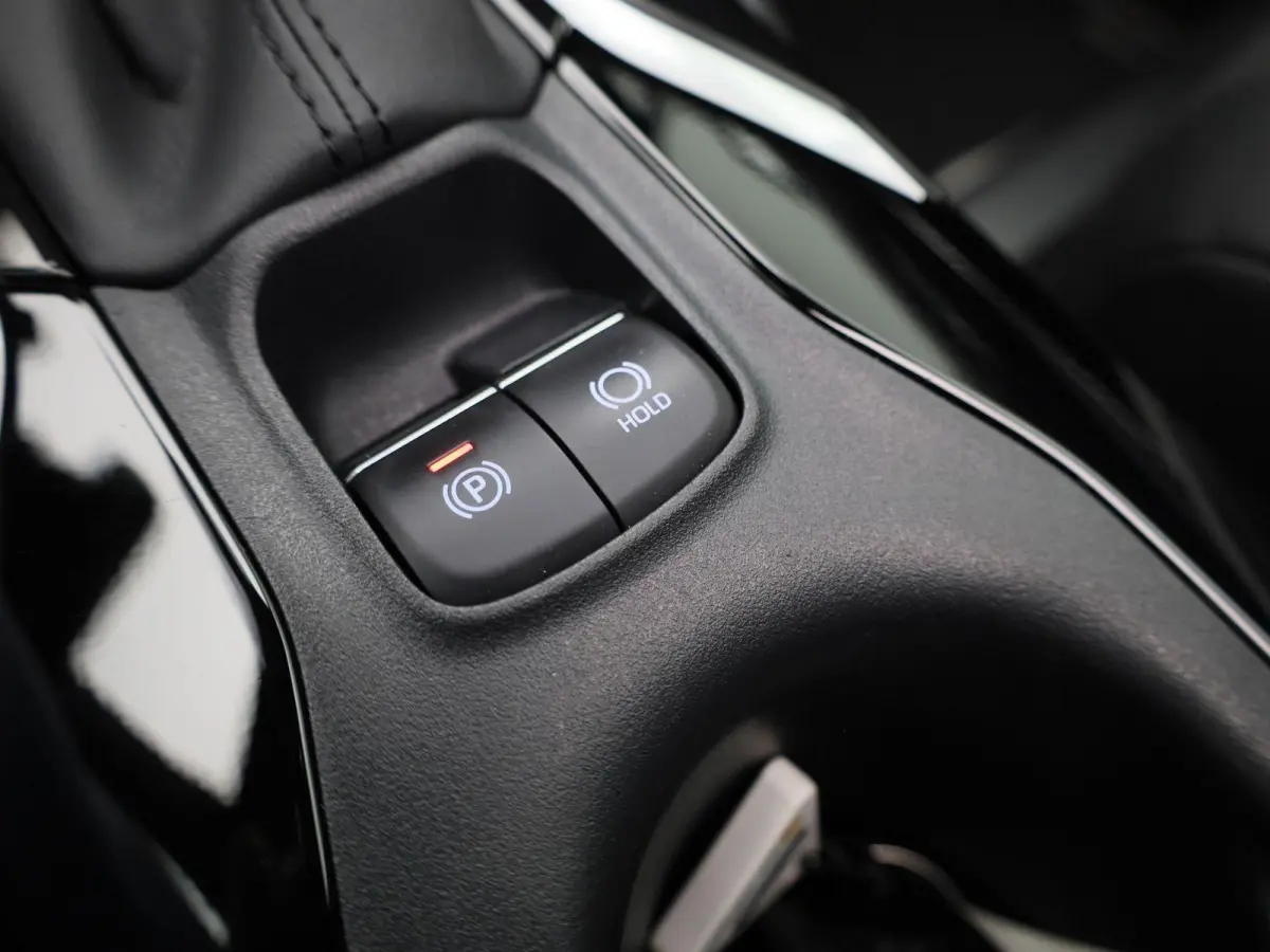 2.0 Hybrid Executive JBL | PANORAMADAK | STOELVERWARMING | ELEKTRISCHE ACHTERKLEP | ACHTERUITRIJCAMERA | JBL GELUIDSSYSTEEM | LED VERLICHTING | CRUISE CONTROL | NAVIGATIE | KEYLESS | HALF-LE