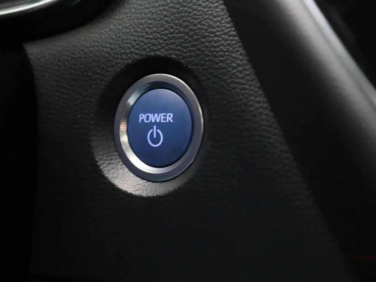 2.0 Hybrid Executive JBL | PANORAMADAK | STOELVERWARMING | ELEKTRISCHE ACHTERKLEP | ACHTERUITRIJCAMERA | JBL GELUIDSSYSTEEM | LED VERLICHTING | CRUISE CONTROL | NAVIGATIE | KEYLESS | HALF-LE