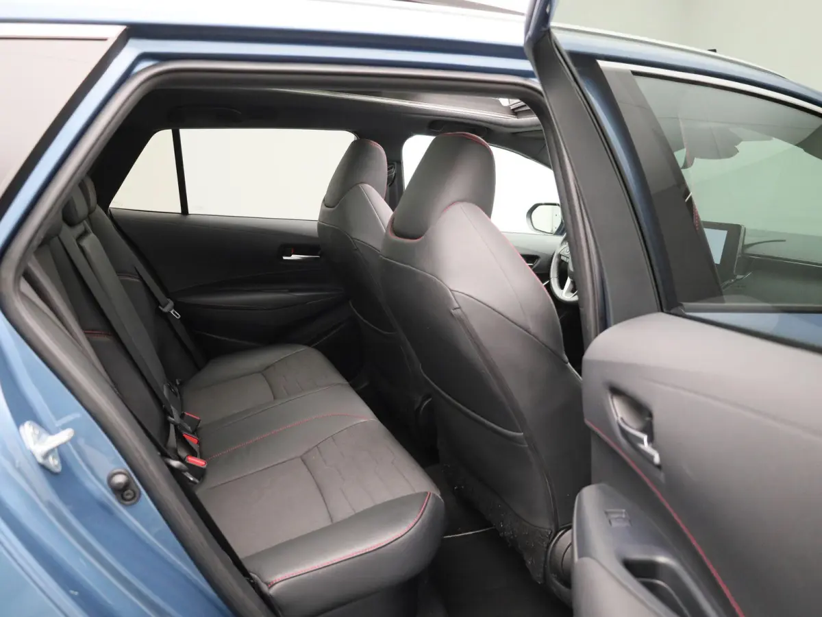 2.0 Hybrid Executive JBL | PANORAMADAK | STOELVERWARMING | ELEKTRISCHE ACHTERKLEP | ACHTERUITRIJCAMERA | JBL GELUIDSSYSTEEM | LED VERLICHTING | CRUISE CONTROL | NAVIGATIE | KEYLESS | HALF-LE