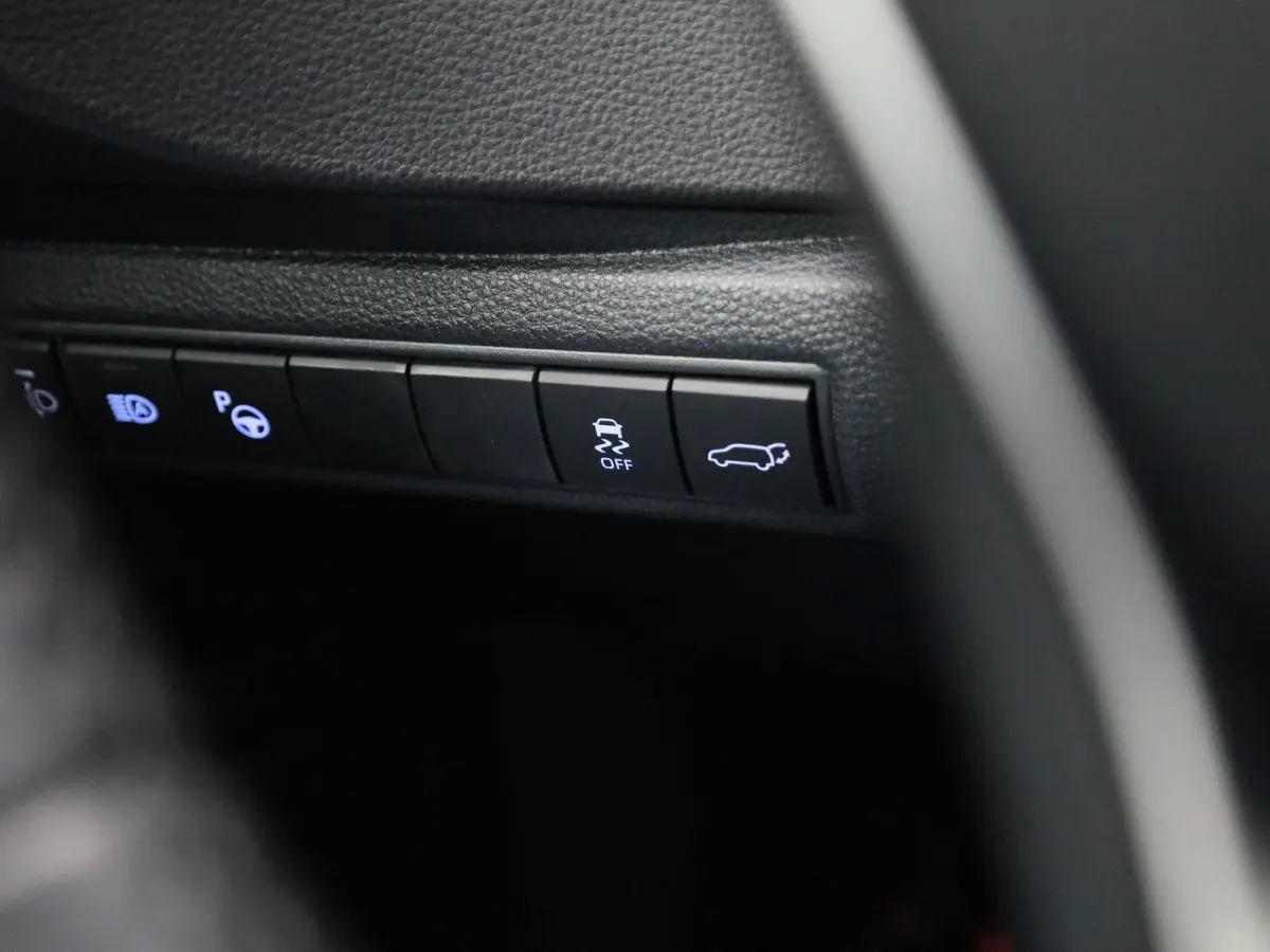 2.0 Hybrid Executive JBL | PANORAMADAK | STOELVERWARMING | ELEKTRISCHE ACHTERKLEP | ACHTERUITRIJCAMERA | JBL GELUIDSSYSTEEM | LED VERLICHTING | CRUISE CONTROL | NAVIGATIE | KEYLESS | HALF-LE
