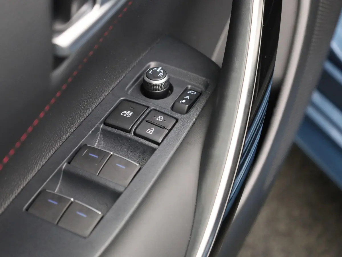 2.0 Hybrid Executive JBL | PANORAMADAK | STOELVERWARMING | ELEKTRISCHE ACHTERKLEP | ACHTERUITRIJCAMERA | JBL GELUIDSSYSTEEM | LED VERLICHTING | CRUISE CONTROL | NAVIGATIE | KEYLESS | HALF-LE