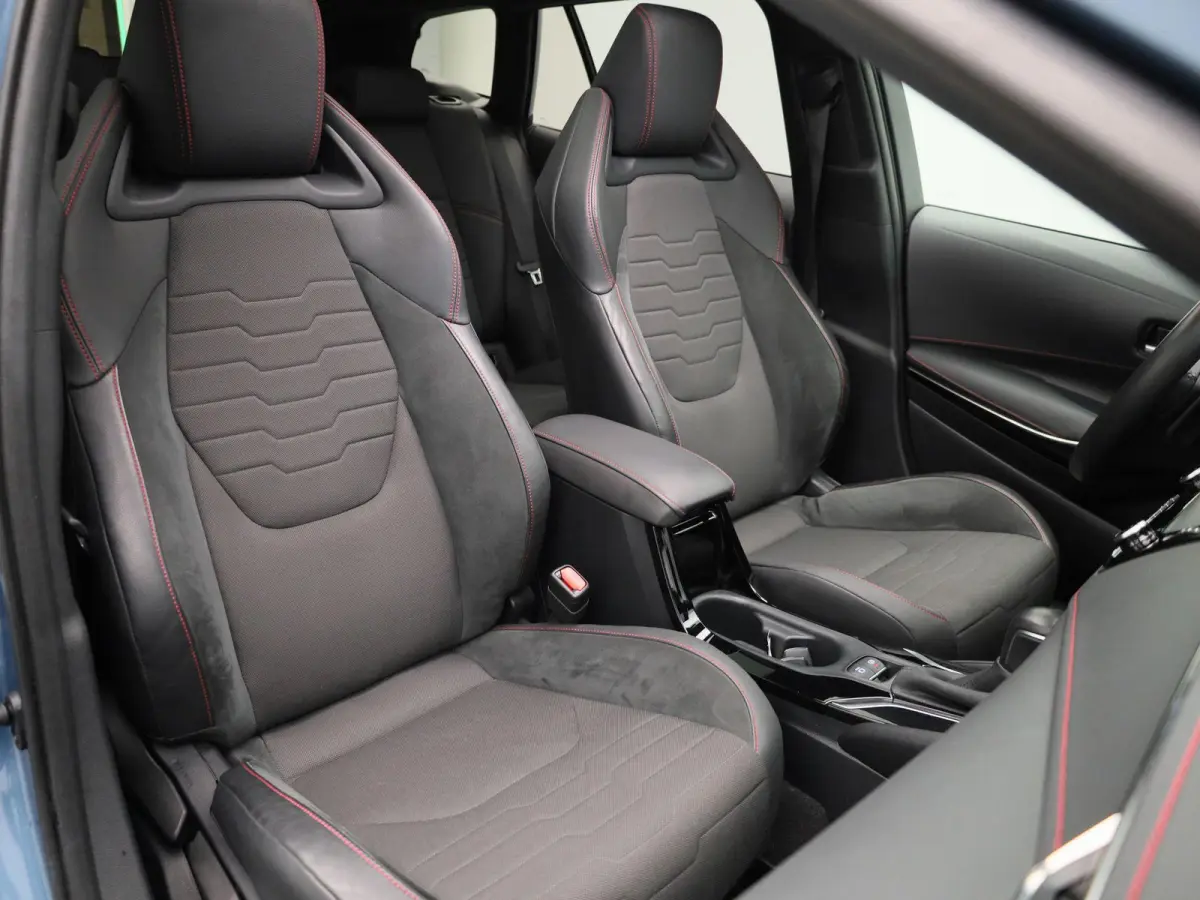 2.0 Hybrid Executive JBL | PANORAMADAK | STOELVERWARMING | ELEKTRISCHE ACHTERKLEP | ACHTERUITRIJCAMERA | JBL GELUIDSSYSTEEM | LED VERLICHTING | CRUISE CONTROL | NAVIGATIE | KEYLESS | HALF-LE