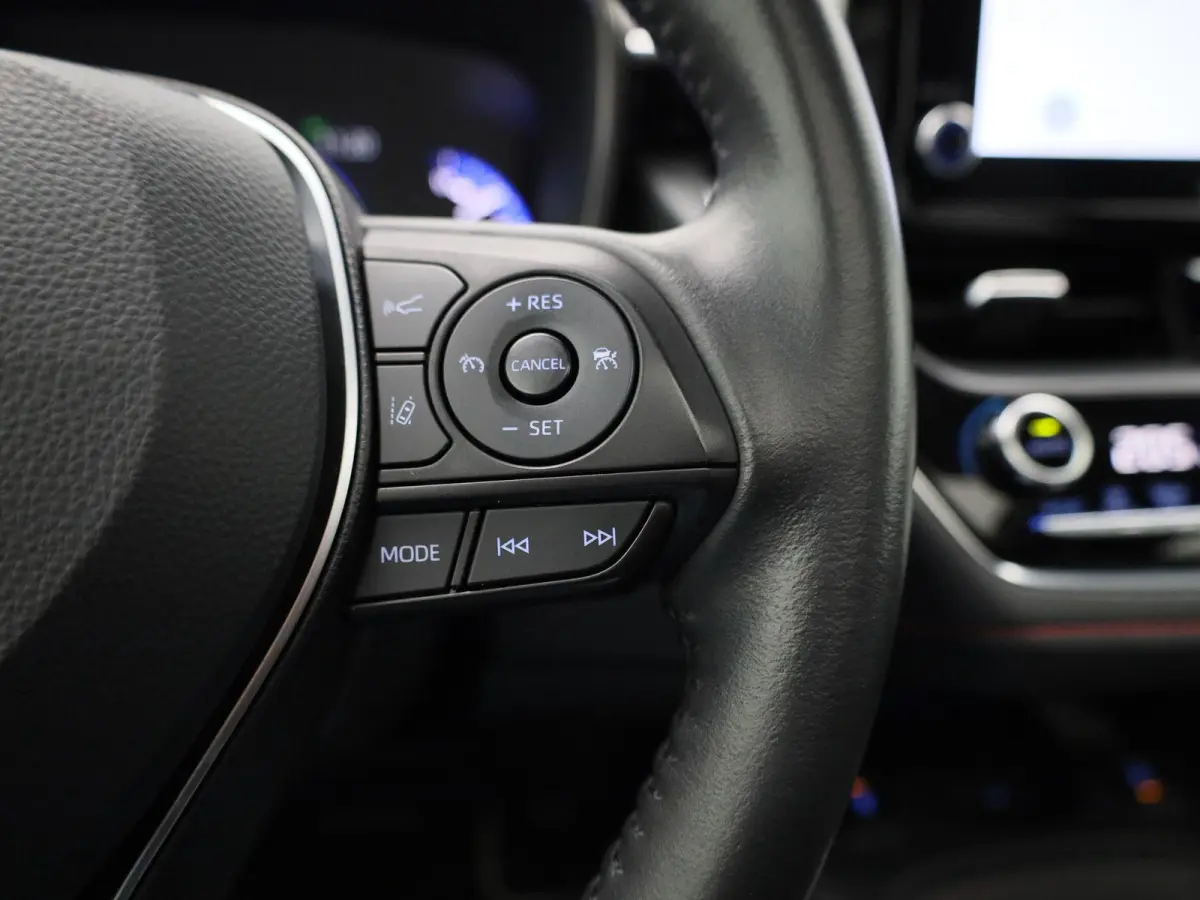 2.0 Hybrid Executive JBL | PANORAMADAK | STOELVERWARMING | ELEKTRISCHE ACHTERKLEP | ACHTERUITRIJCAMERA | JBL GELUIDSSYSTEEM | LED VERLICHTING | CRUISE CONTROL | NAVIGATIE | KEYLESS | HALF-LE