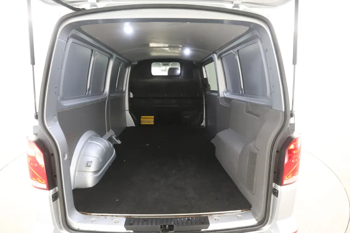 2.0 TDI 150PK L2H1 | Automaat | Airco | Camera | Cruise | 3 Zits | Carplay | Navi