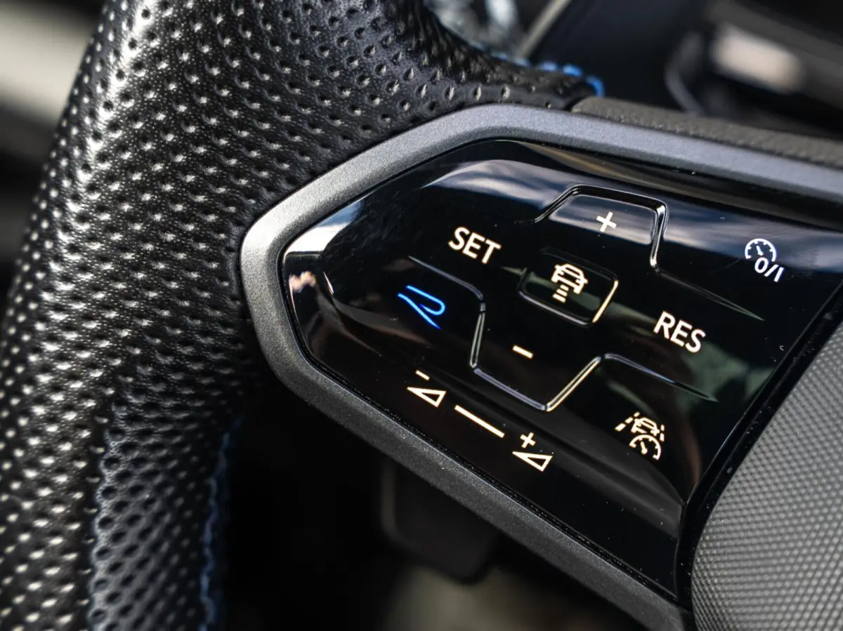 R 2.0 TSI 4Motion|PANO|AKRA|BEATS|FACELIFT