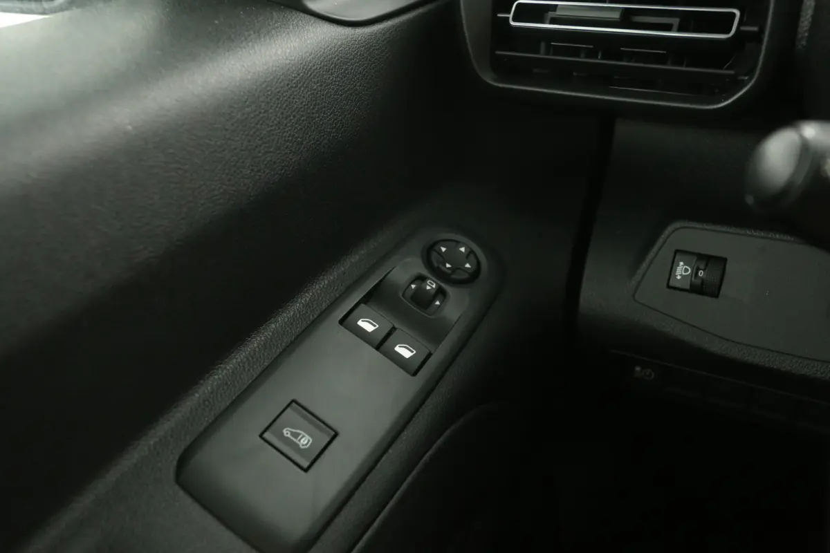 e-Proace Challenger 50 kWh | Snelladen | Airco | Camera | Virtual | 3 Zits | Cruise | Carplay | Parkeersens.