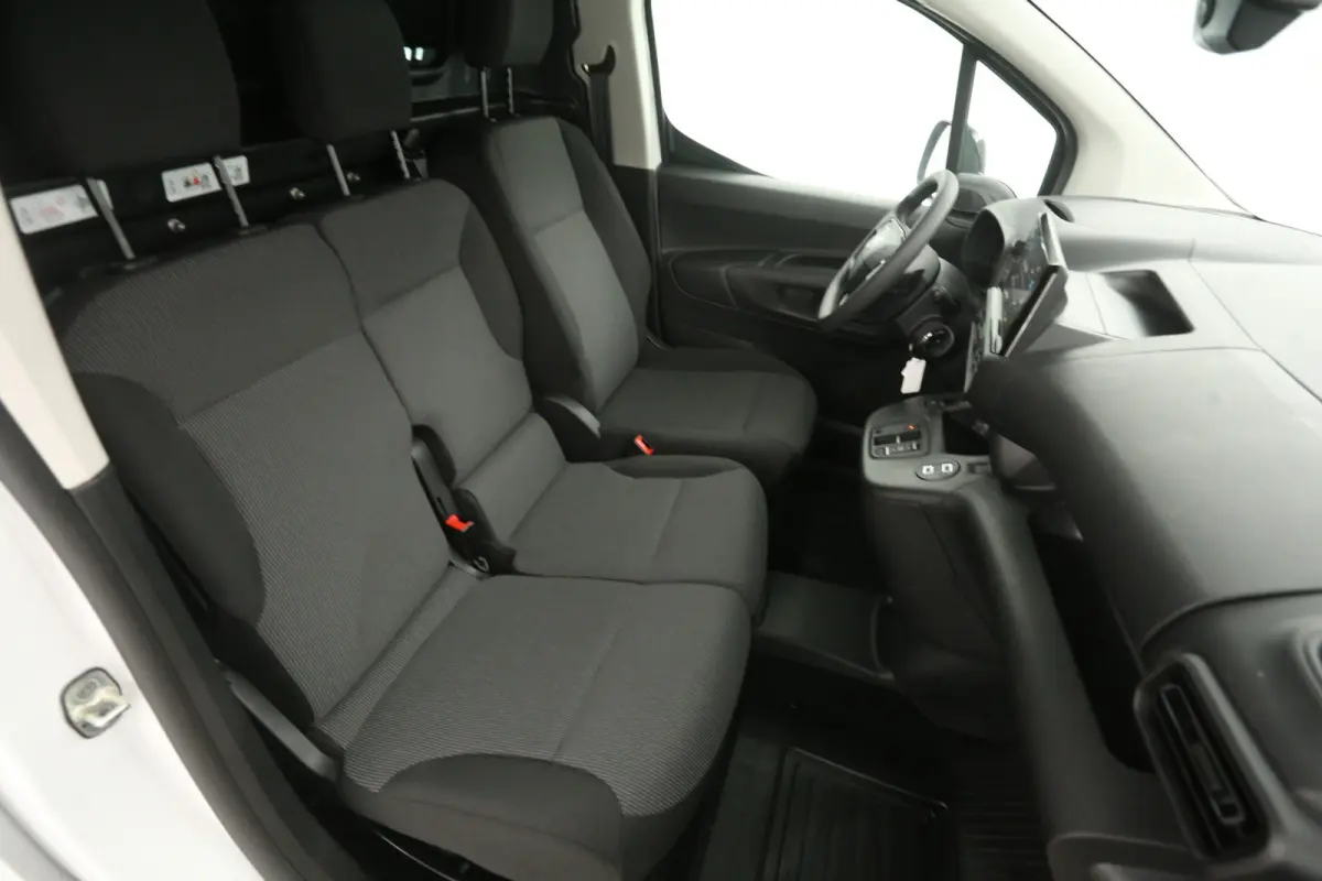 e-Proace Challenger 50 kWh | Snelladen | Airco | Camera | Virtual | 3 Zits | Cruise | Carplay | Parkeersens.