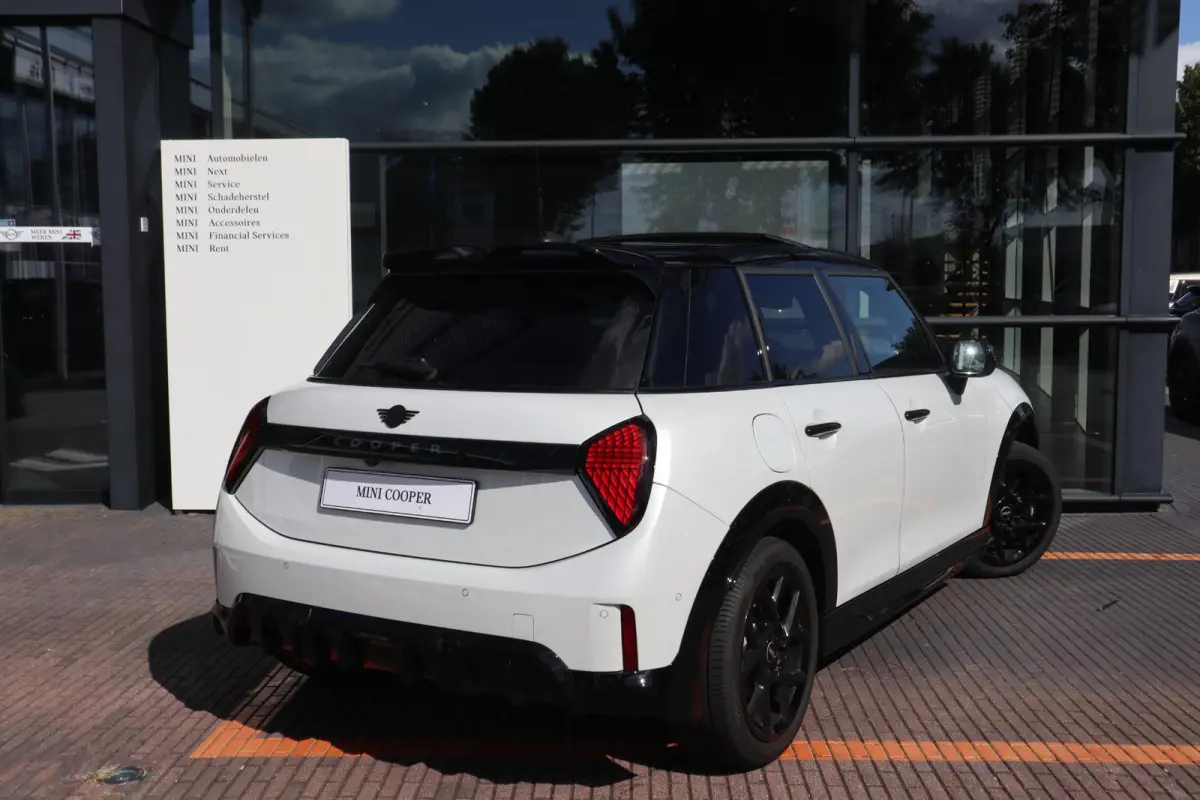 Cooper C | John Cooper Works uitvoering + Pakket M