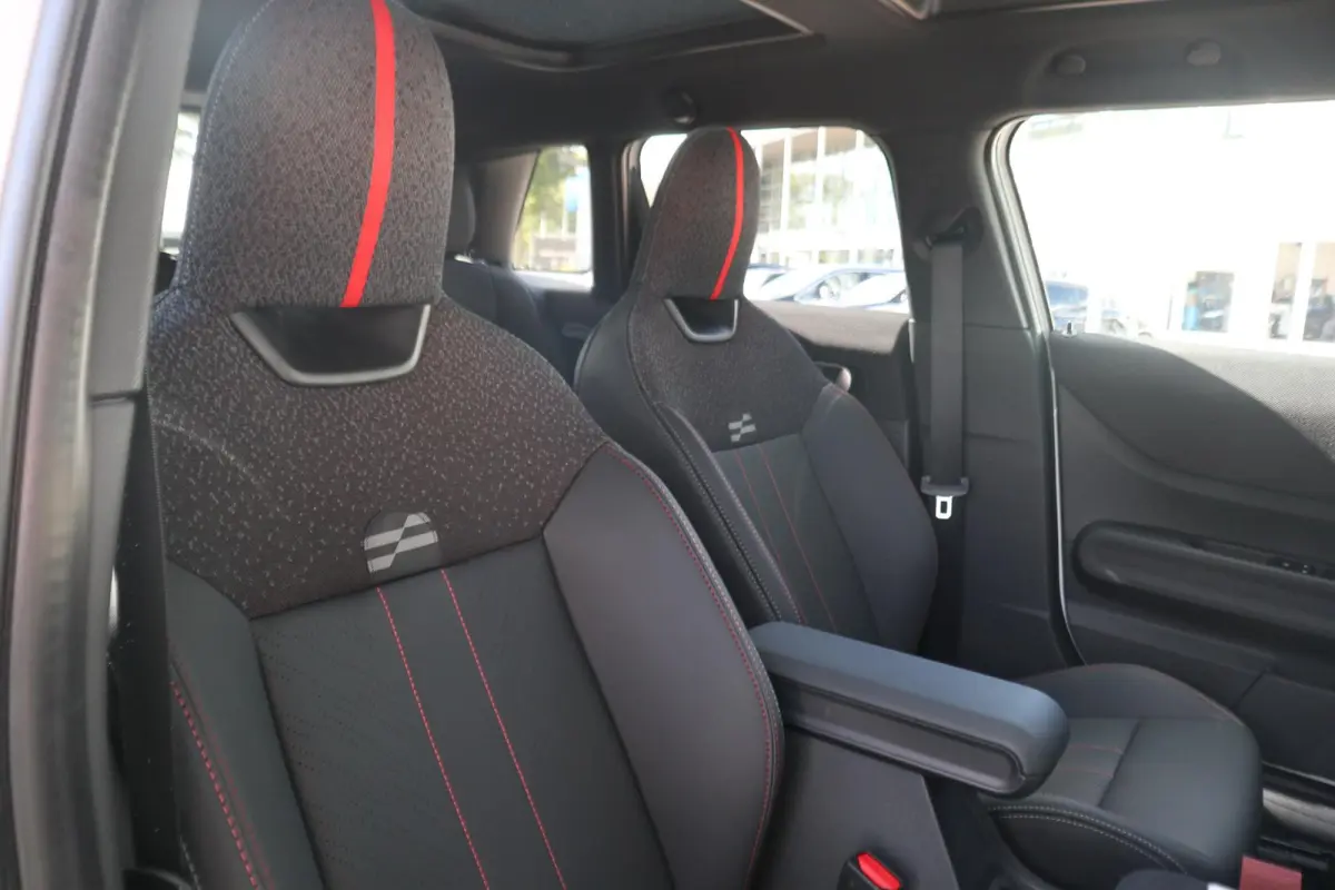 Cooper C | John Cooper Works uitvoering + Pakket M