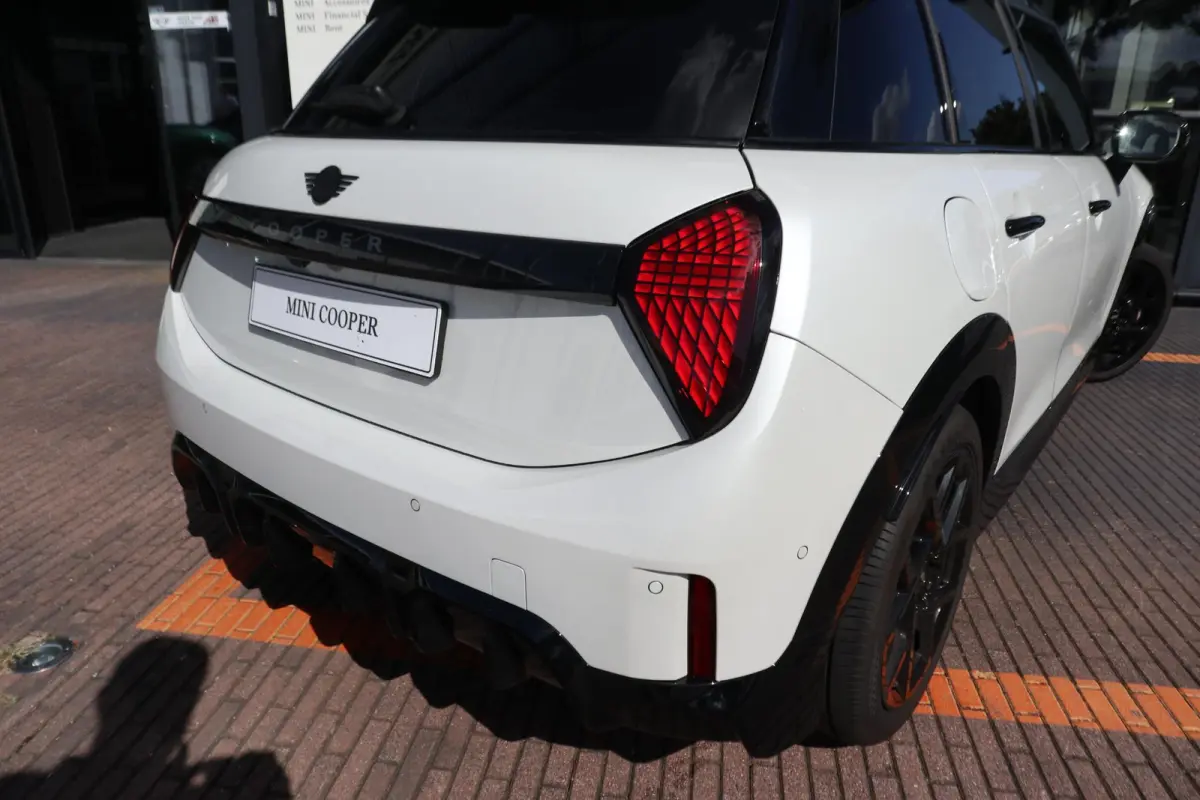 Cooper C | John Cooper Works uitvoering + Pakket M