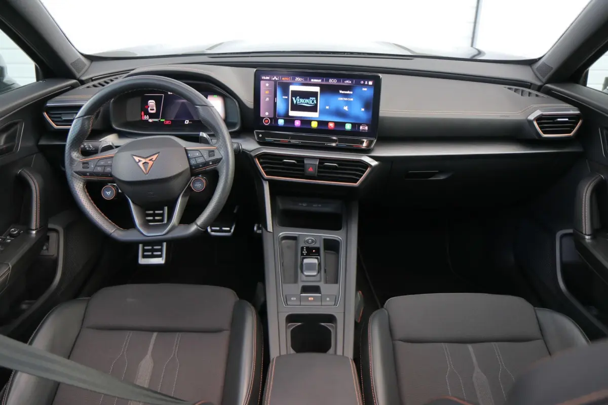 1.4 e-Hybrid 245pk VZ Performance | SoH 90% | Trekhaak | Panoramadak | Achteruitrijcamera | Stoelverwarming | Navigatie | Full Link
