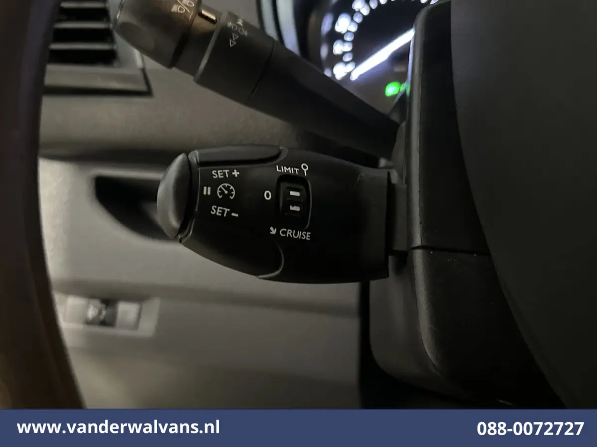 1.5 BlueHDI L2H1 Euro6 Airco | Camera | Navigatie | Apple Carplay Cruisecontrol, Android Auto, Parkeersensoren, Bijrijdersbank