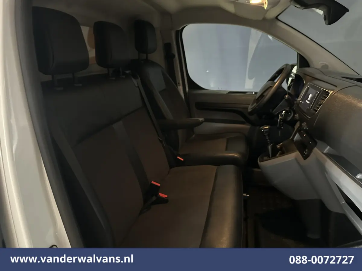 1.5 BlueHDI L2H1 Euro6 Airco | Camera | Navigatie | Apple Carplay Cruisecontrol, Android Auto, Parkeersensoren, Bijrijdersbank