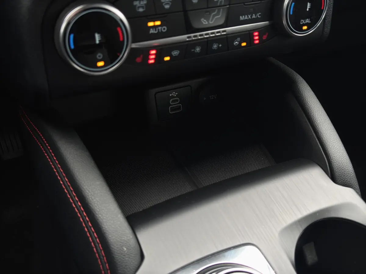 2.5 PHEV ST-Line | Winterpack | Camera | Cruise Control | CarPlay | | Achteruitrijcamera | Cruise control | Navigatie