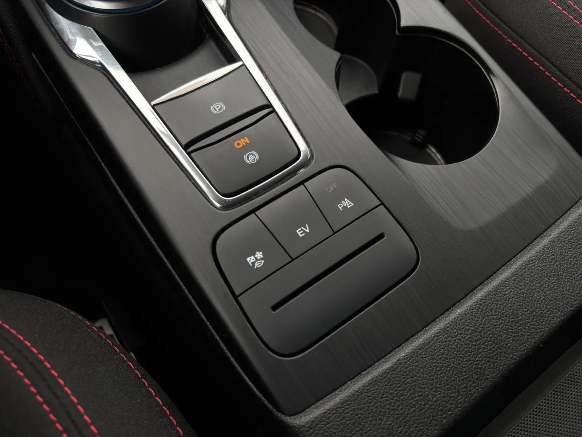 2.5 PHEV ST-Line | Winterpack | Camera | Cruise Control | CarPlay | | Achteruitrijcamera | Cruise control | Navigatie