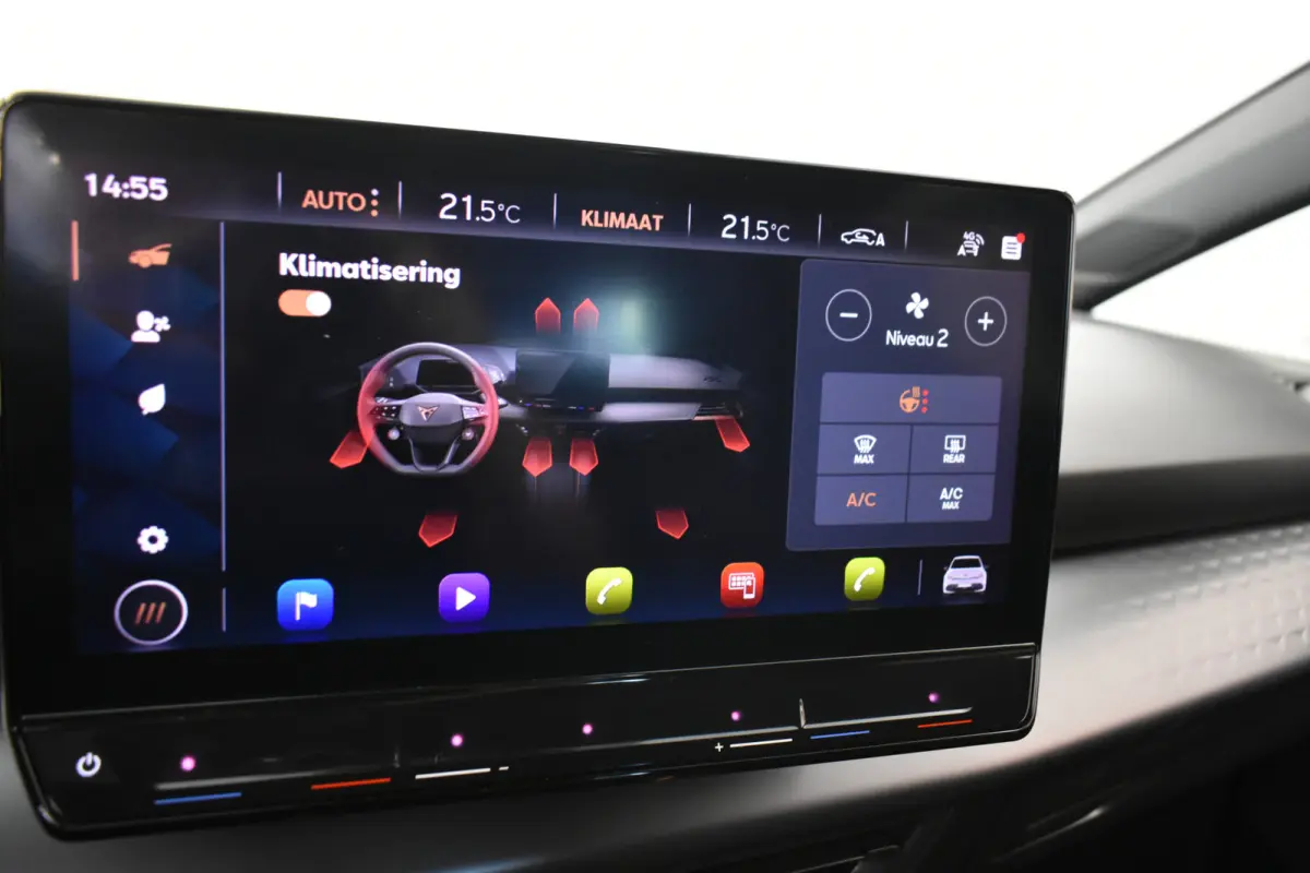 Essential 62 kWh 204pk PDC Carplay Stuurverwarming