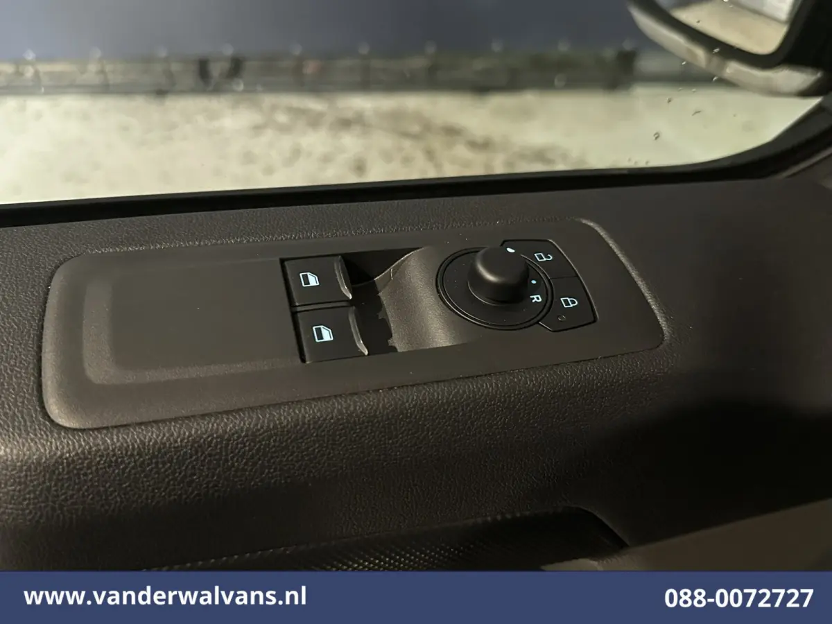 2.0 TDCI L1H1 Euro6 Airco | Camera | LED | Apple Carplay | Cruisecontrol Verwarmde Voorruit, Android Auto, Parkeersensoren, Bijrijdersbank