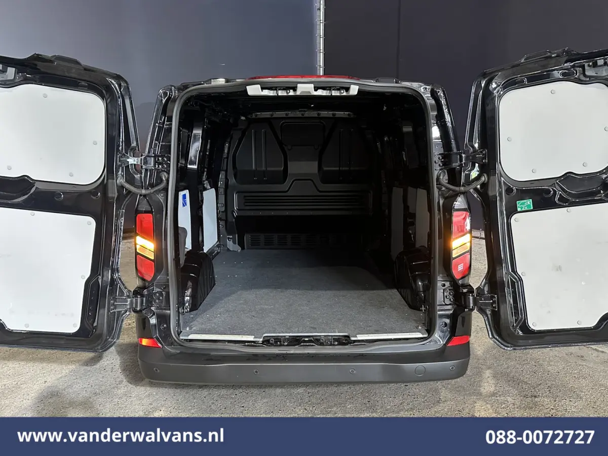 2.0 TDCI L1H1 Euro6 Airco | Camera | LED | Apple Carplay | Cruisecontrol Verwarmde Voorruit, Android Auto, Parkeersensoren, Bijrijdersbank