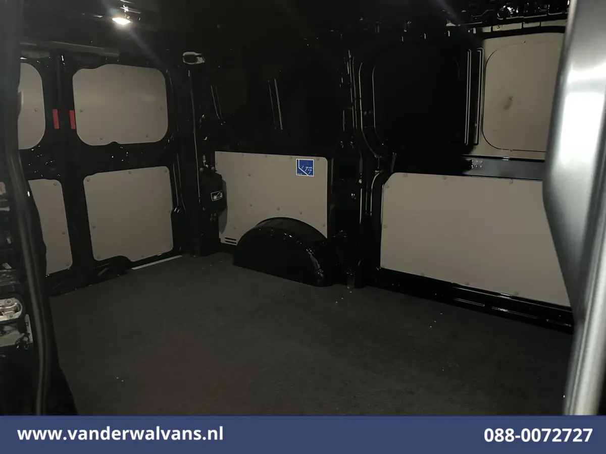 2.0 TDCI L1H1 Euro6 Airco | Camera | LED | Apple Carplay | Cruisecontrol Verwarmde Voorruit, Android Auto, Parkeersensoren, Bijrijdersbank
