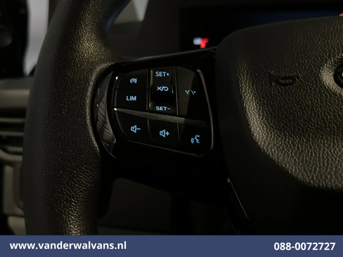 2.0 TDCI L1H1 Euro6 Airco | Camera | LED | Apple Carplay | Cruisecontrol Verwarmde Voorruit, Android Auto, Parkeersensoren, Bijrijdersbank