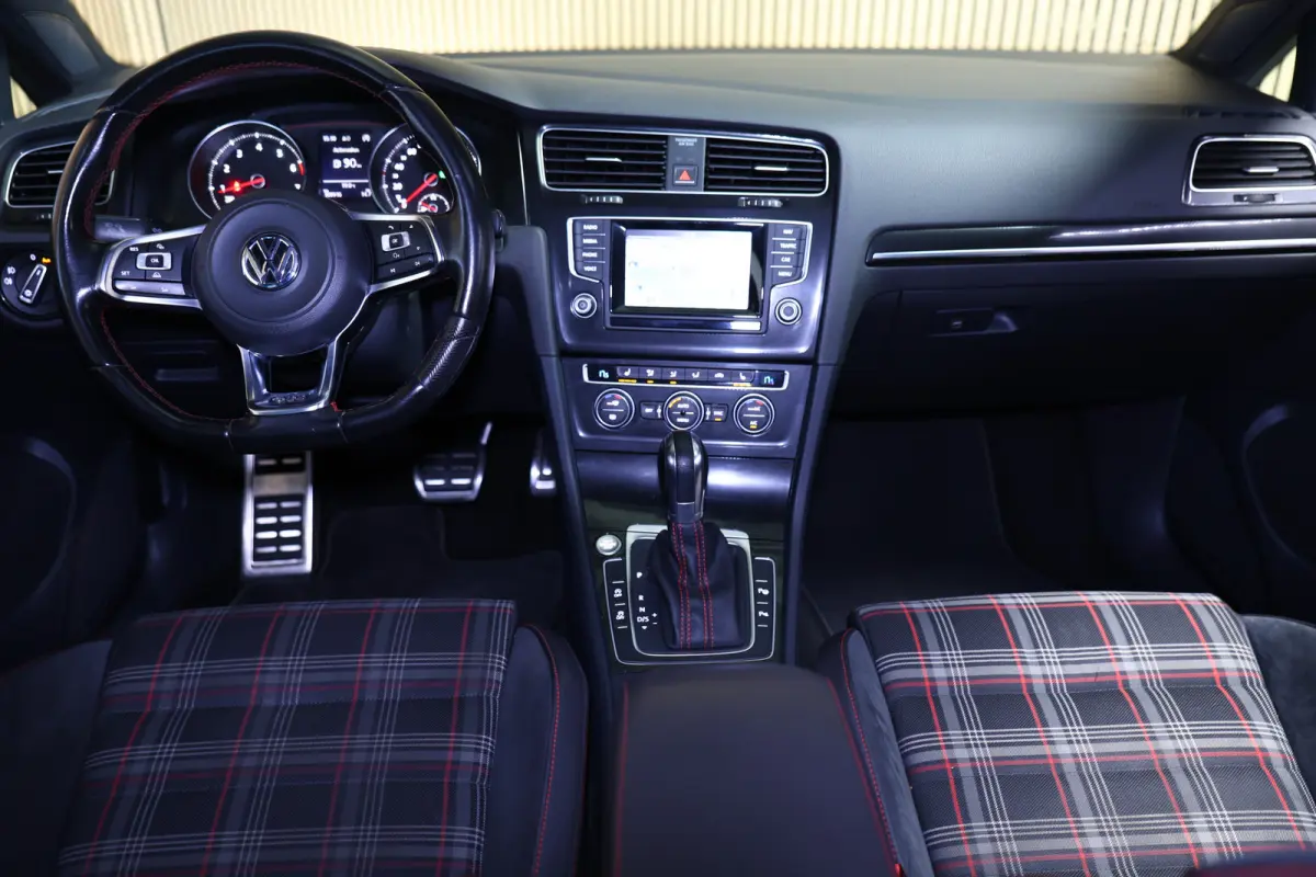 2.0 TSI GTI Performance DSG NAVI CLIMA CRUISE MAXTONSTOELVW PARK ASS. STOELVW '14
