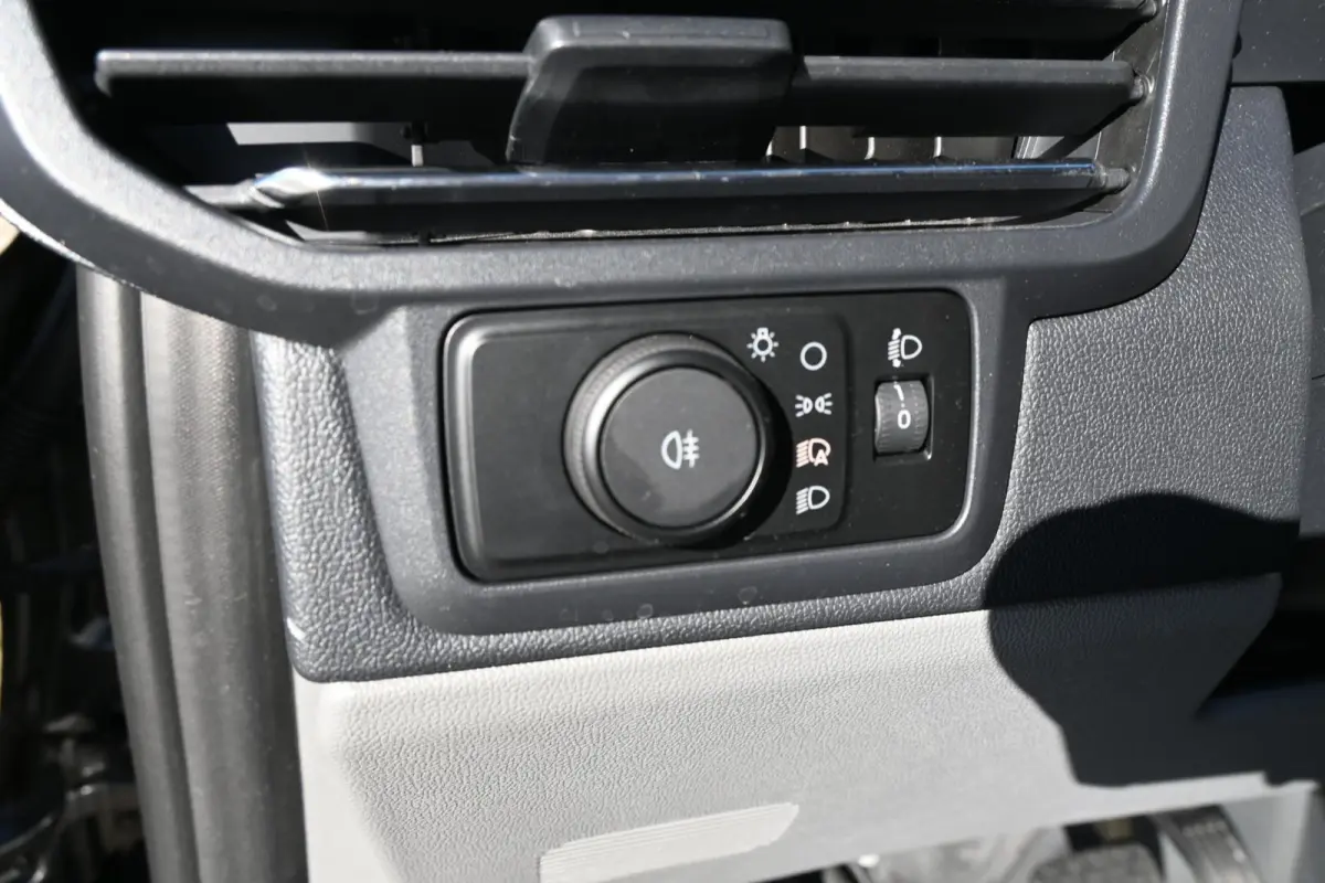 320 L2H1 Limited 65 kWh | Trekhaak 2300KG | Camera | Stoelverwarming | Adaptive Cruise | Ford Connect app
