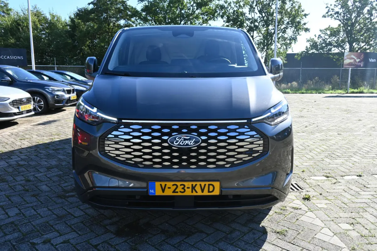 320 L2H1 Limited 65 kWh | Trekhaak 2300KG | Camera | Stoelverwarming | Adaptive Cruise | Ford Connect app