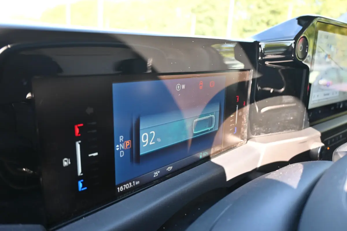 320 L2H1 Limited 65 kWh | Trekhaak 2300KG | Camera | Stoelverwarming | Adaptive Cruise | Ford Connect app