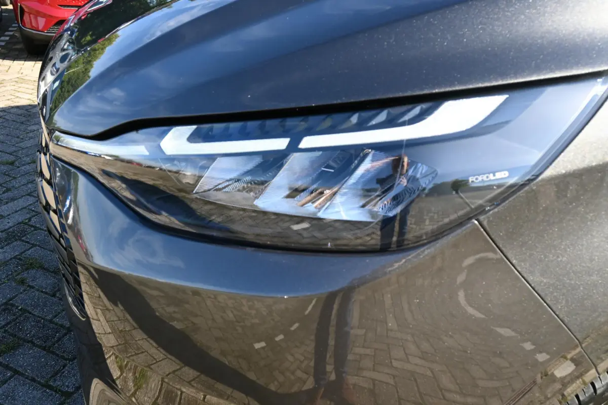 320 L2H1 Limited 65 kWh | Trekhaak 2300KG | Camera | Stoelverwarming | Adaptive Cruise | Ford Connect app