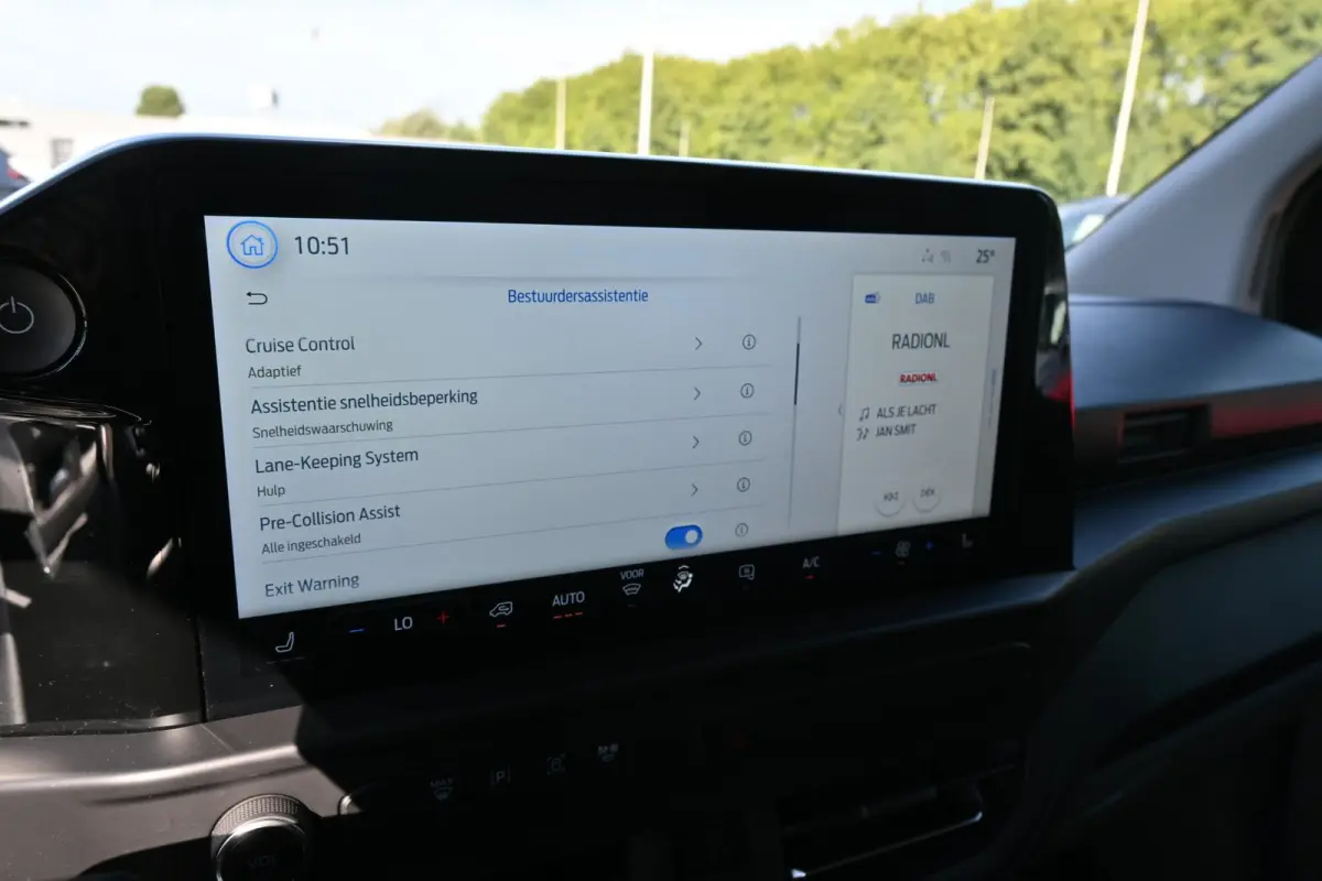 320 L2H1 Limited 65 kWh | Trekhaak 2300KG | Camera | Stoelverwarming | Adaptive Cruise | Ford Connect app