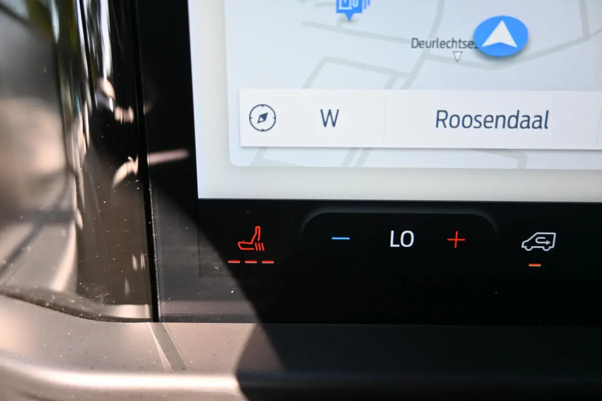 320 L2H1 Limited 65 kWh | Trekhaak 2300KG | Camera | Stoelverwarming | Adaptive Cruise | Ford Connect app
