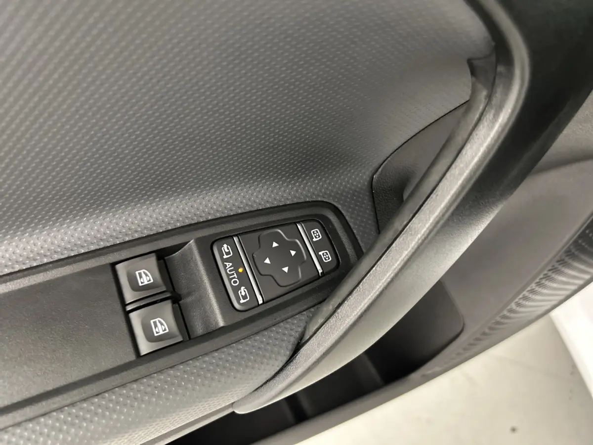 112 51 kWh | LED/75K Snel laden/300km/Camera/carplay