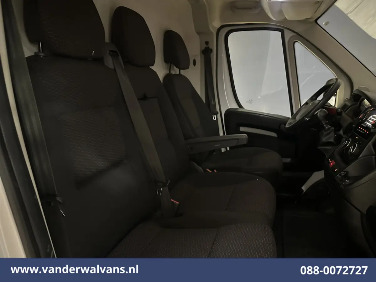 2.2D 120pk L2H2 inrichting Euro6 Airco | Camera | Navigatie | Cruisecontrol Parkeersensoren, Bijrijdersbank