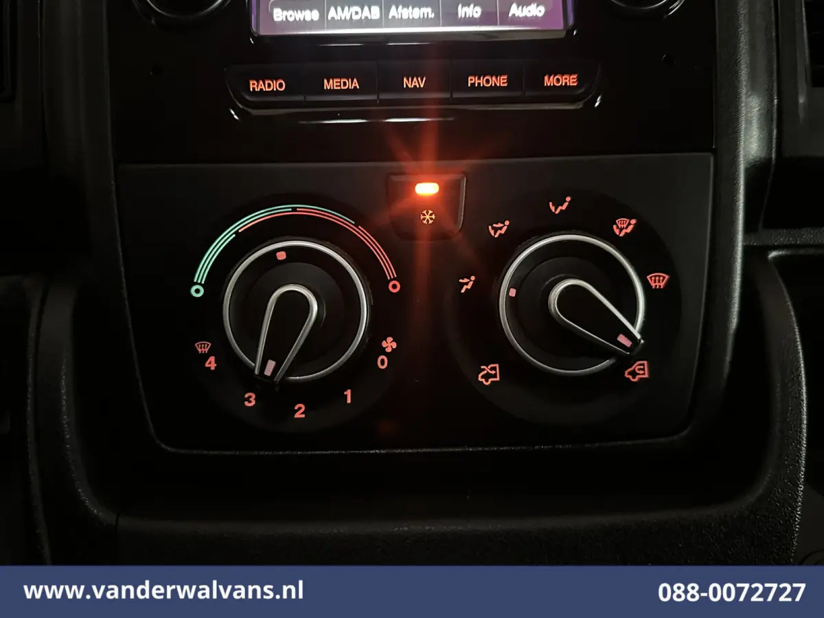 2.2D 120pk L2H2 inrichting Euro6 Airco | Camera | Navigatie | Cruisecontrol Parkeersensoren, Bijrijdersbank