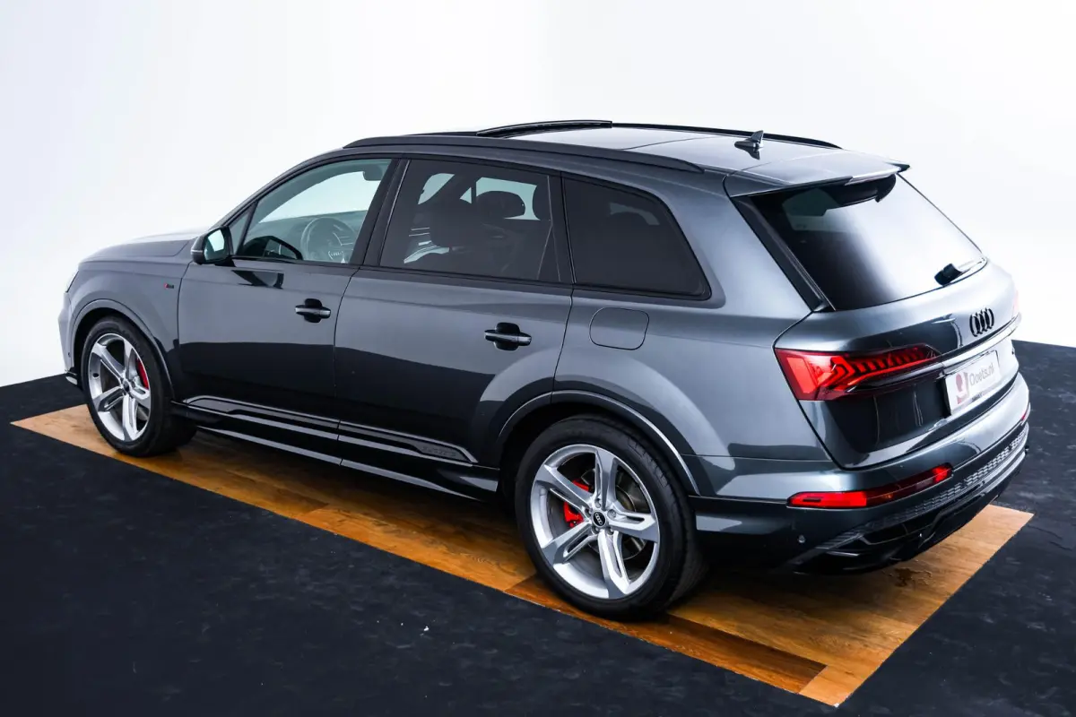 55 TFSI e quattro Pro Line Advanced Panoramadak - Head up - Parkeerassistent - Servosluiting - Comfort interieurvoorverwarming - Hemel in stof zwart - Achterbank plus - Elektrisch verstelbar